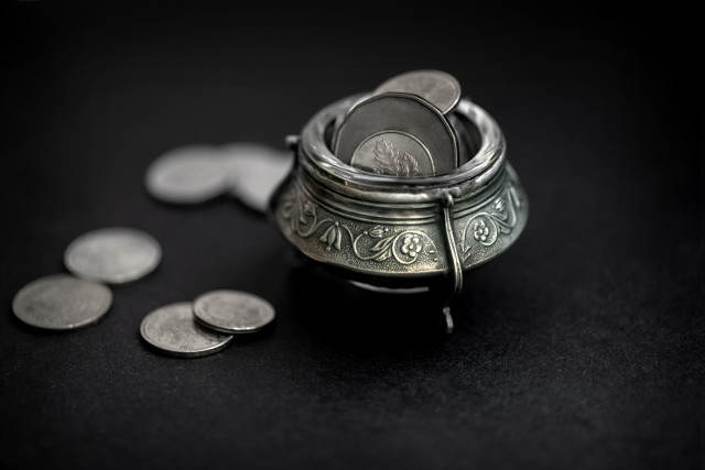 白银：贵金属市场中的独特角色与投资机遇